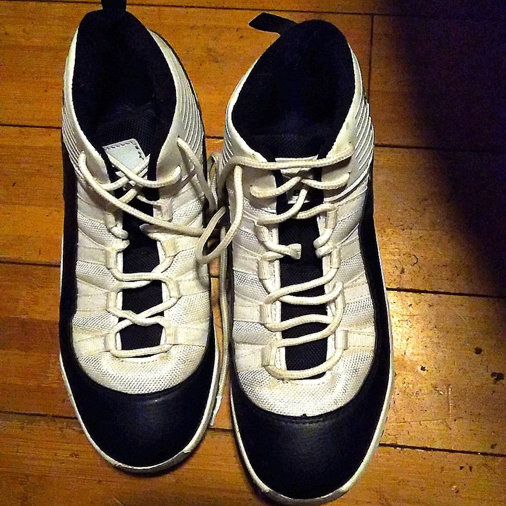 Shaw Black and White Sneakers size 6